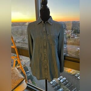 Ann Taylor Petite Size SP Jean Denim Long Sleeve Shirt Button Down Medium Wash
